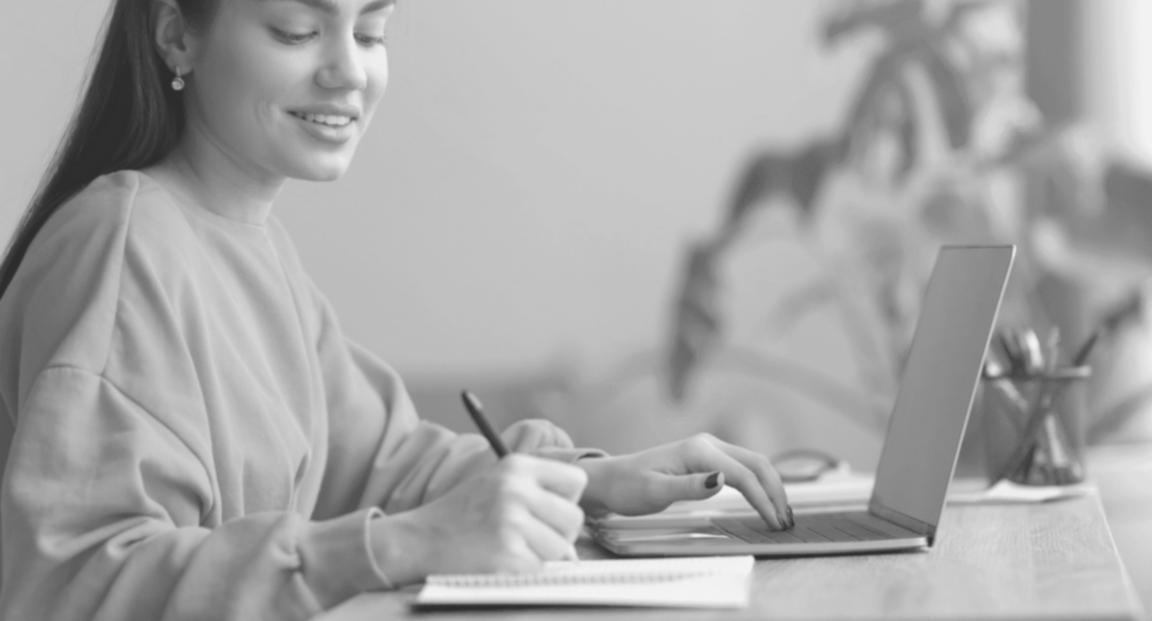 Equipo docente de axqvani en sesión de seguimiento